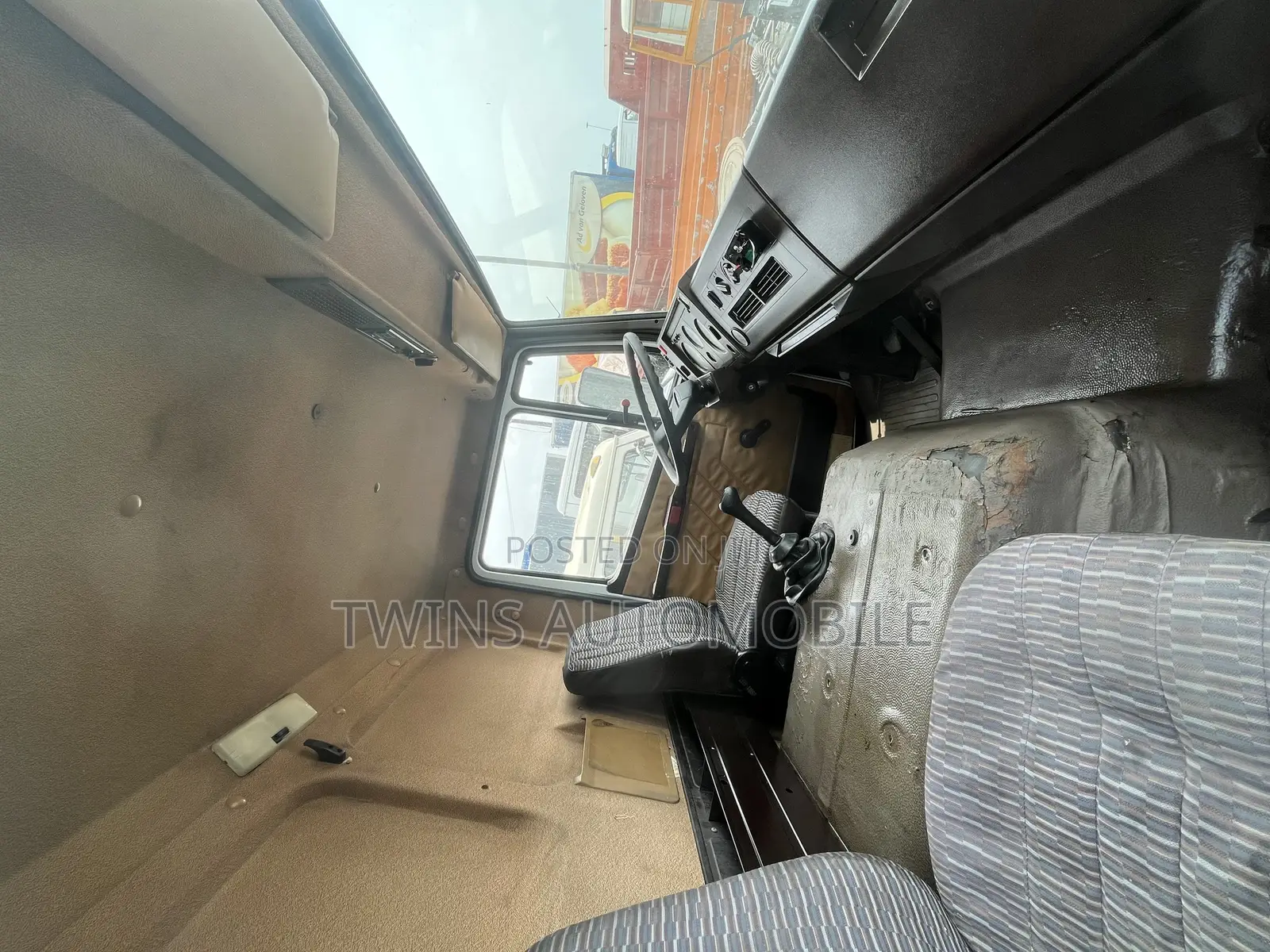 Mercedes-Benz 814 Bucket