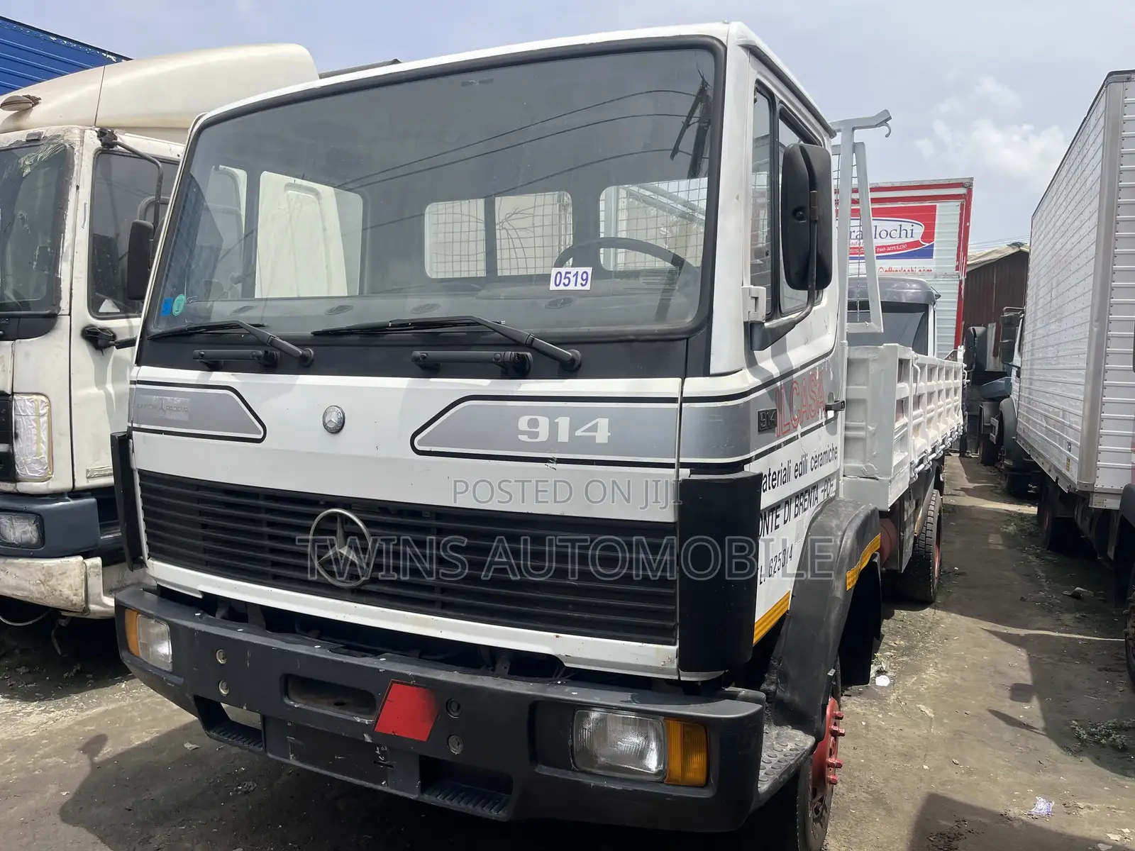 Mercedes-Benz 914 Tipping Bucket