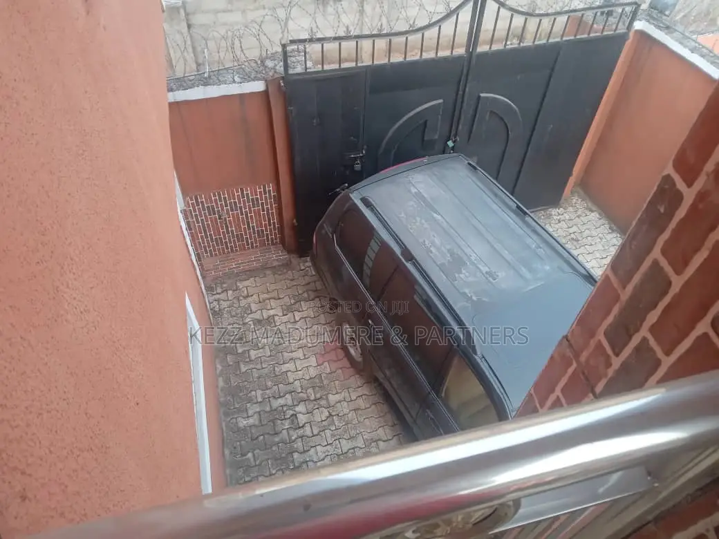 10bdrm Duplex in New Owerri , Imo for sale