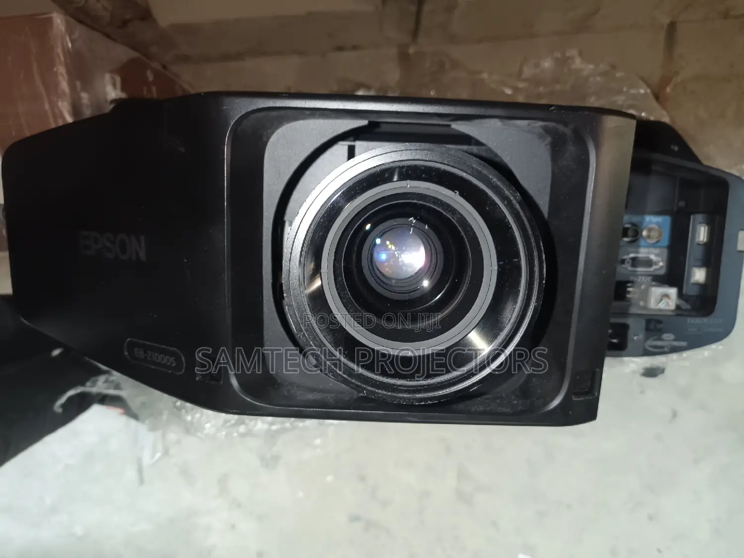 Direct UK USED 10,000 Lumens Wireless Projector