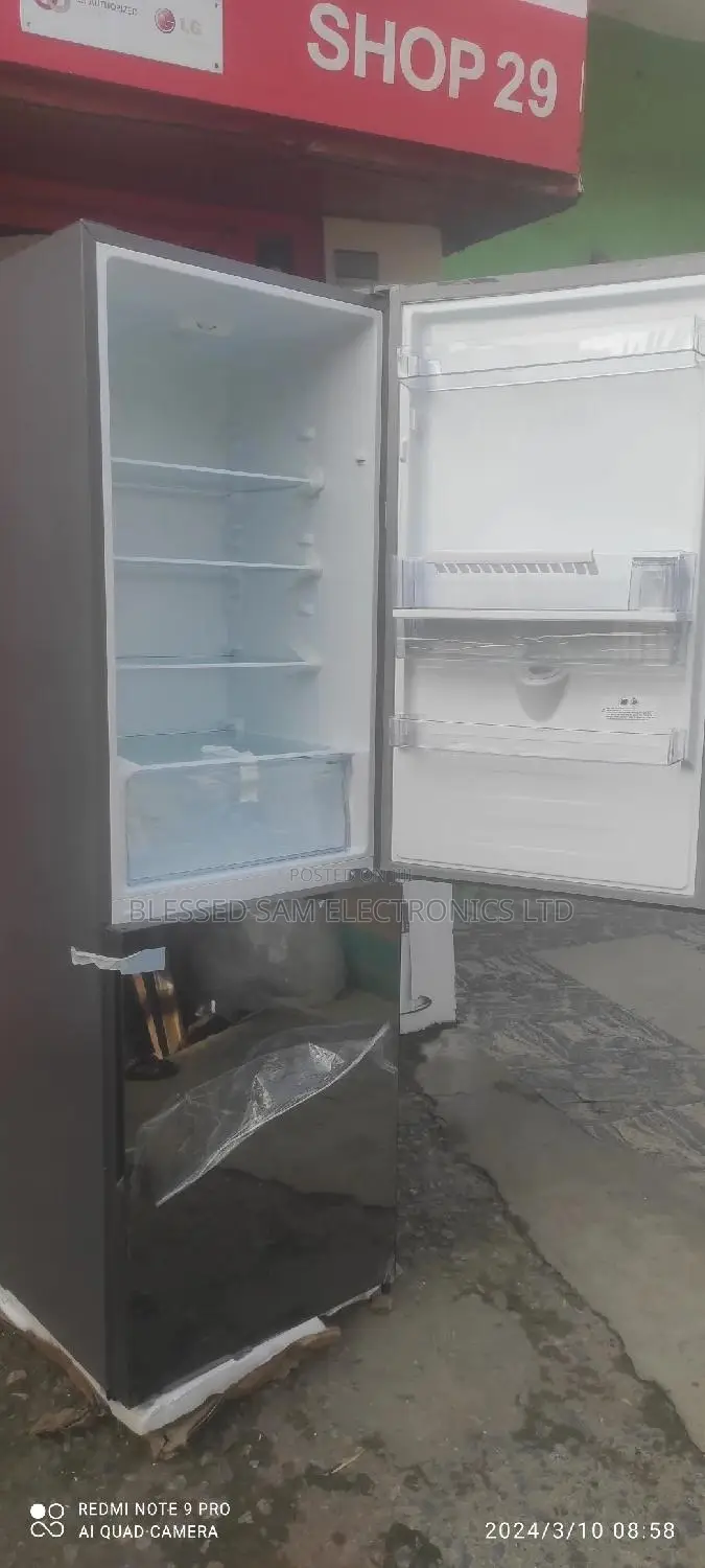 New>Hisense Fridge 305l Bottom Freezer Dispenser Ice Maker