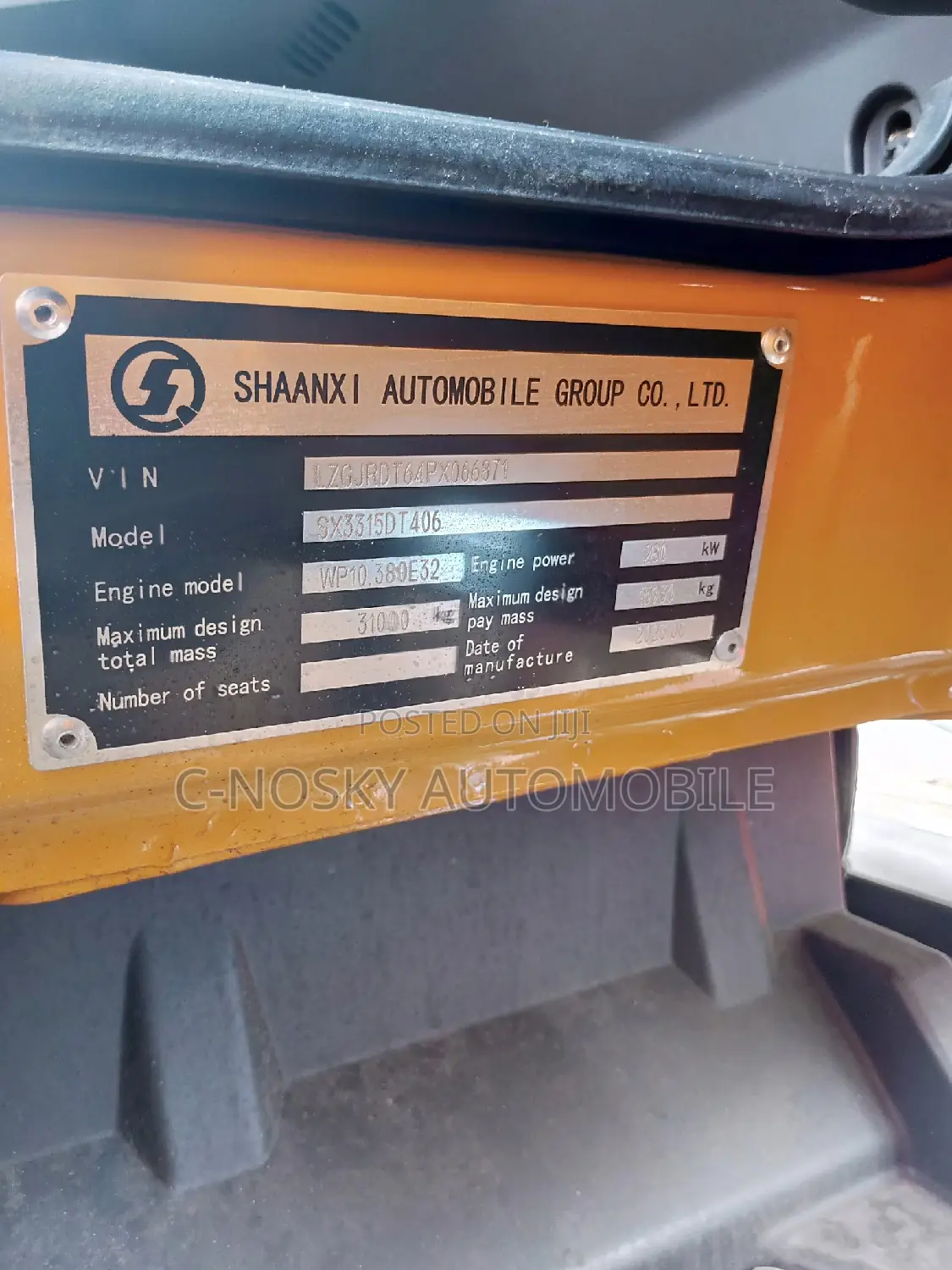 Shacman 12 Tyres 2025 Orange