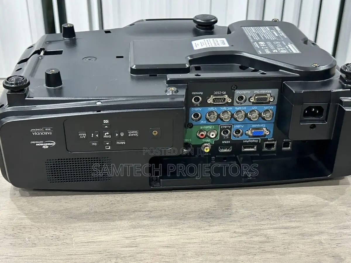 Epson Projector Wide Range 6,000 Lumens for Show Room Etc.