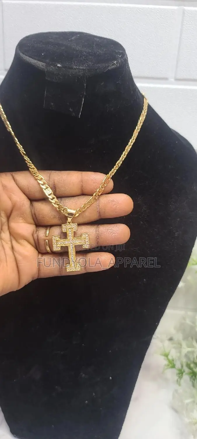 Italian Carpert Gold Replica Chain And Pendant
