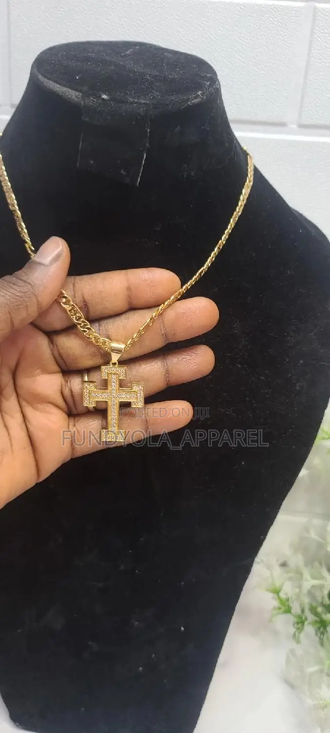 Italian Carpert Gold Replica Chain And Pendant
