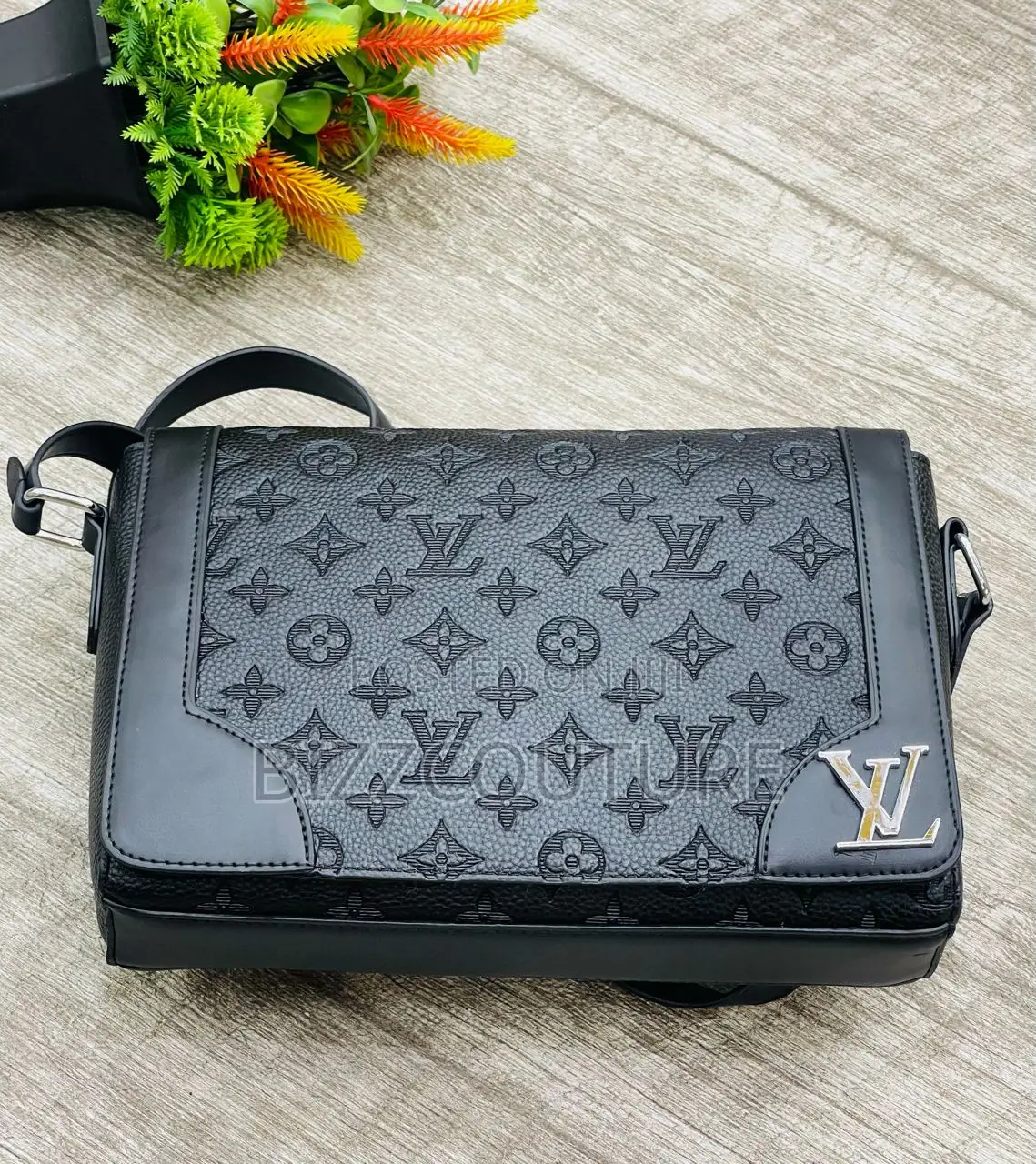 Original LOUIS VUITTON Crossbody Bags Available in Store