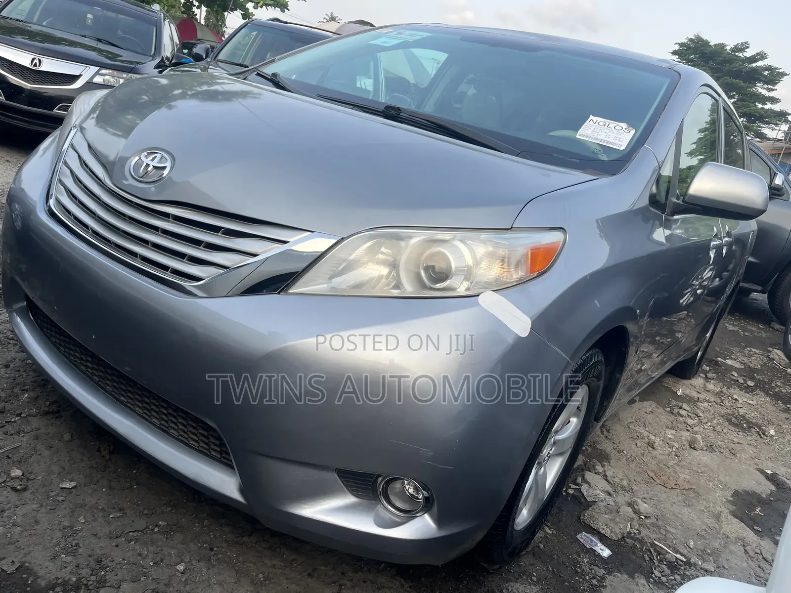 Toyota Sienna XLE 8 Passenger 2012 Silver