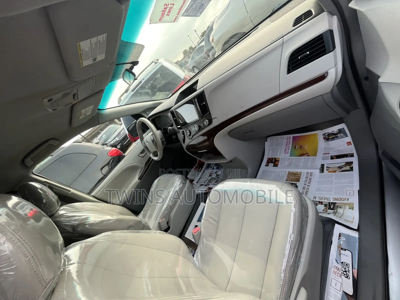 Toyota Sienna XLE 8 Passenger 2012 Silver