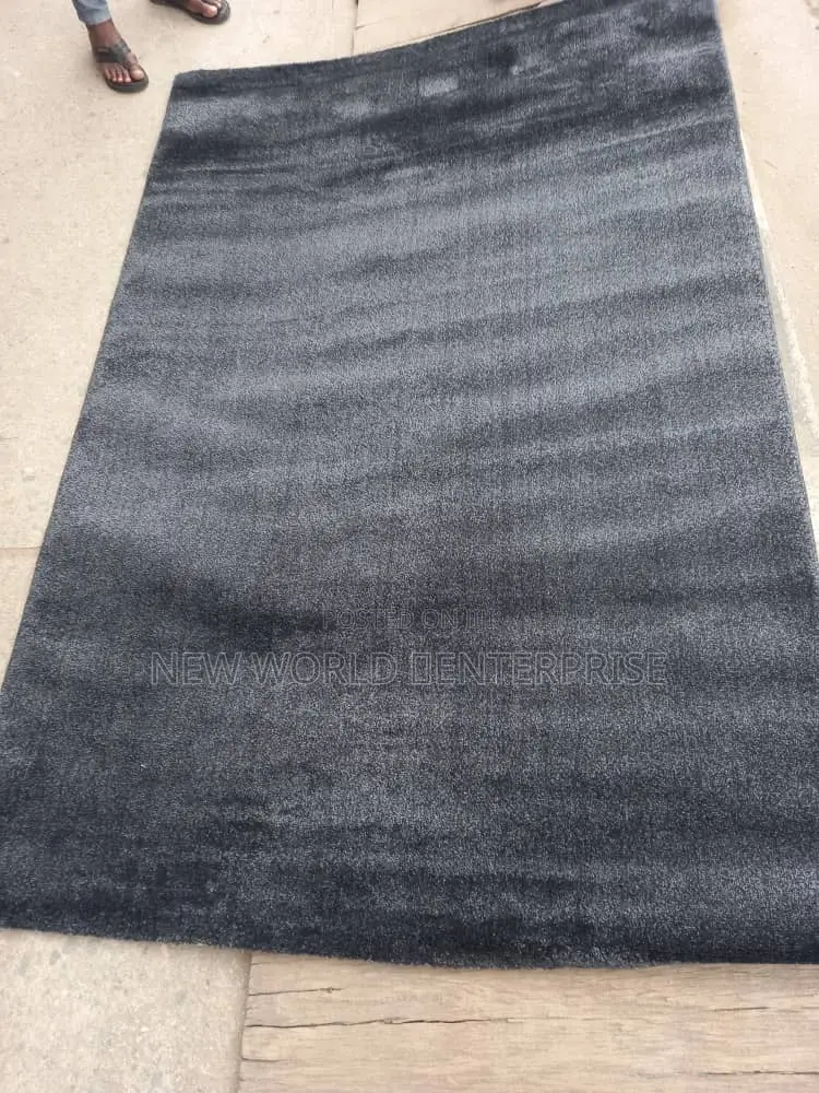 7by10 Feets Plane Black Flat Centre Rug, Made in Turkey