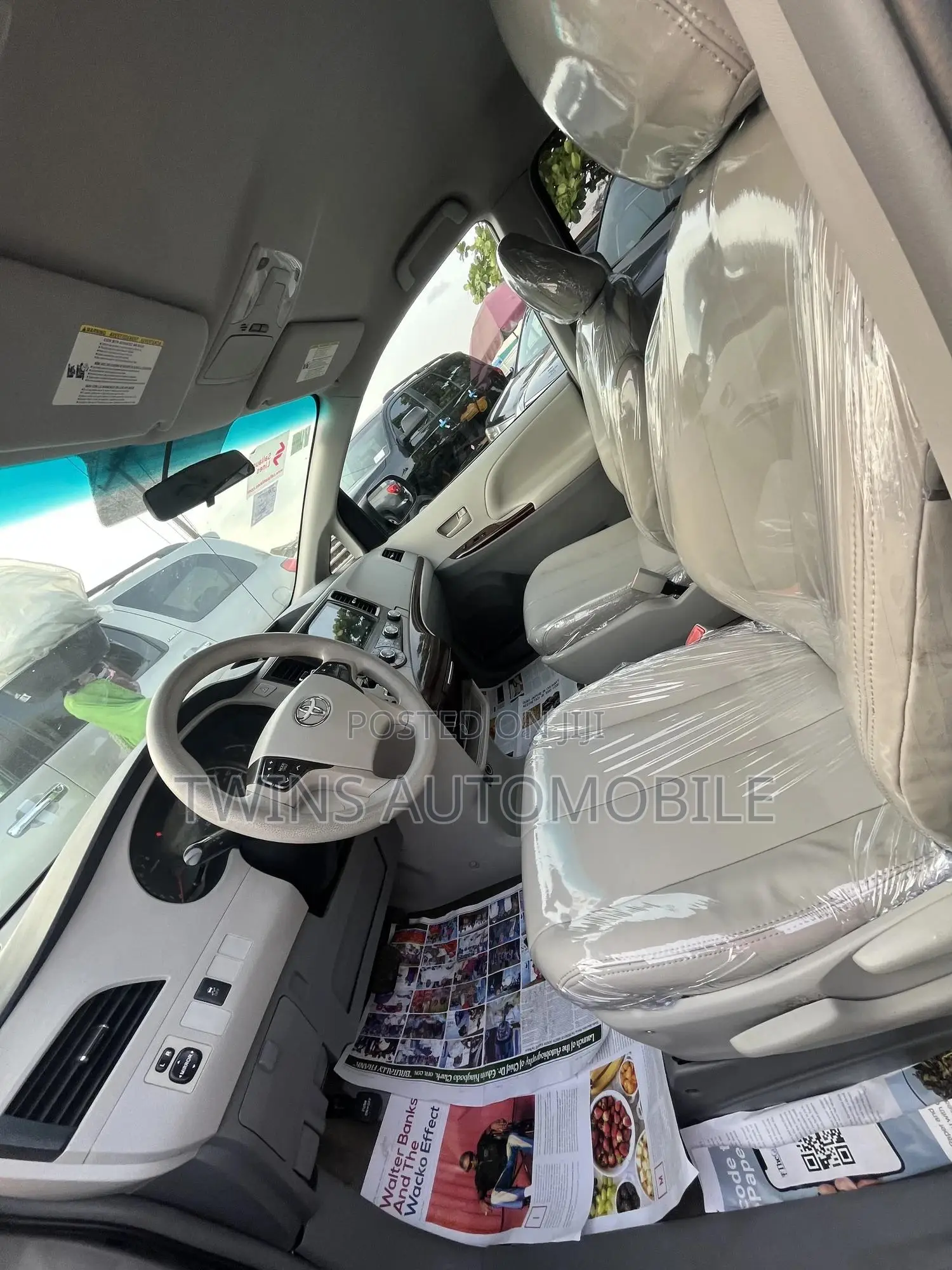 Toyota Sienna XLE 8 Passenger 2012 Silver