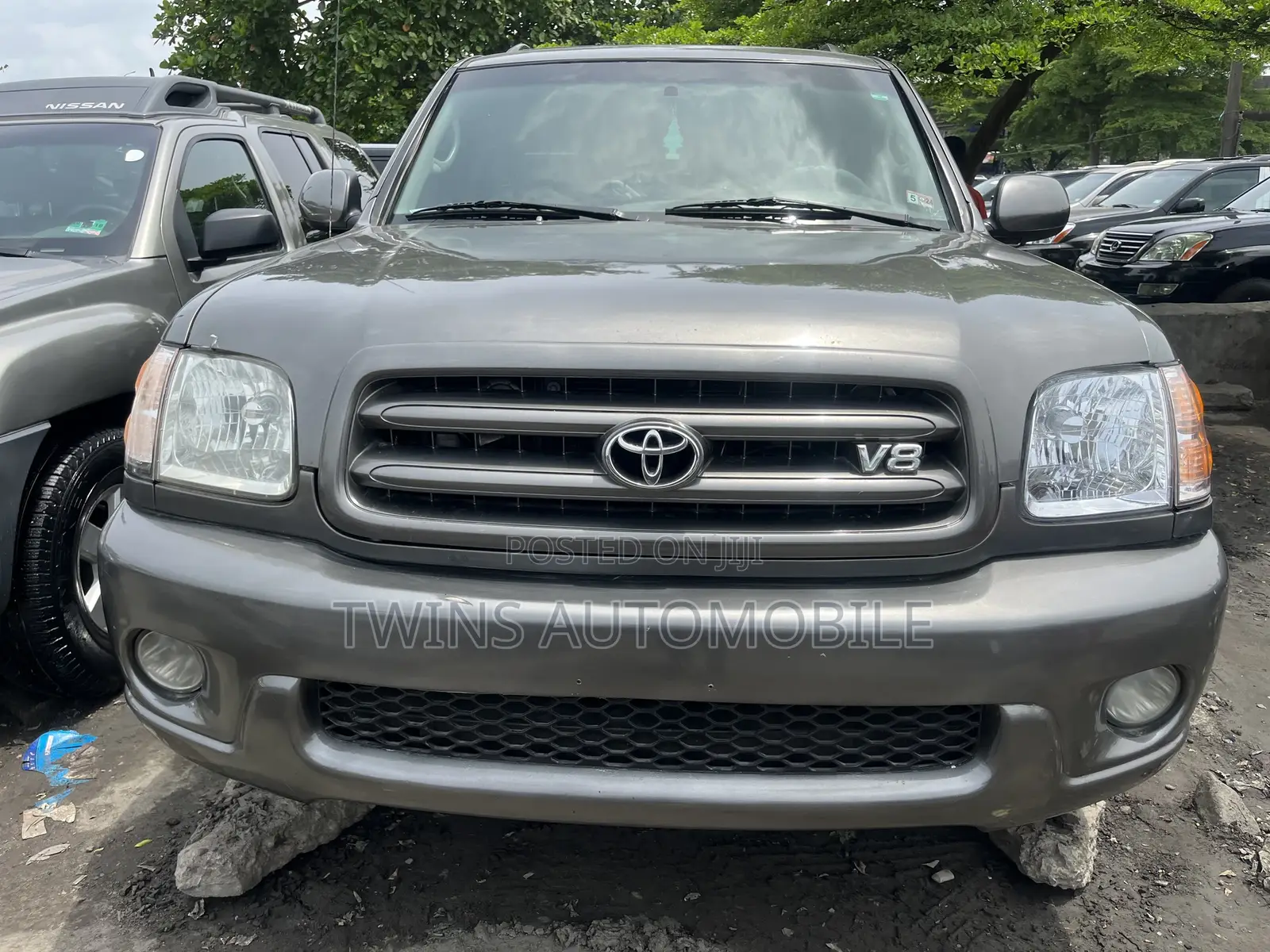 Toyota Sequoia 2004 Gray