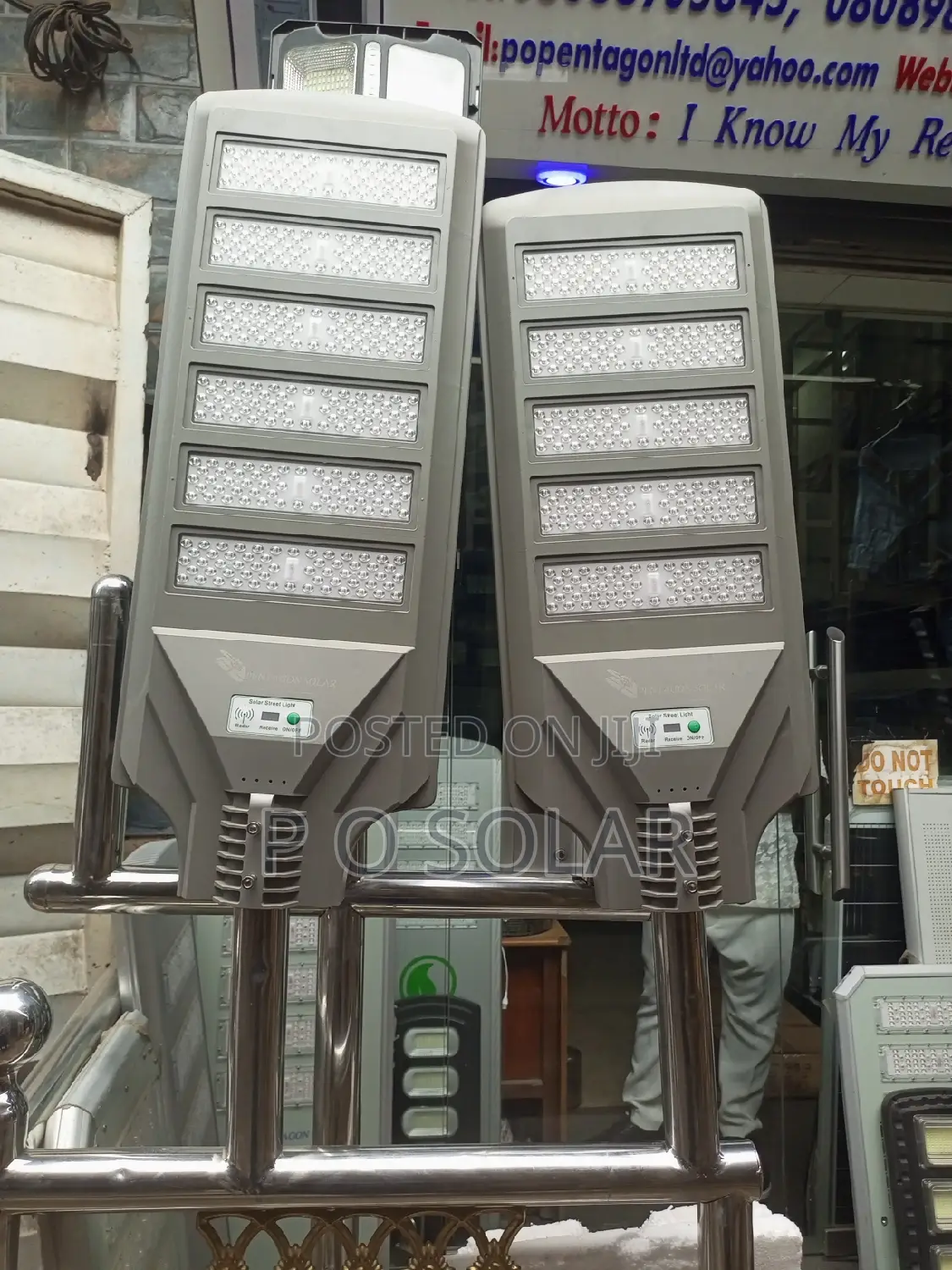 P O Pentagon Solar Street Light