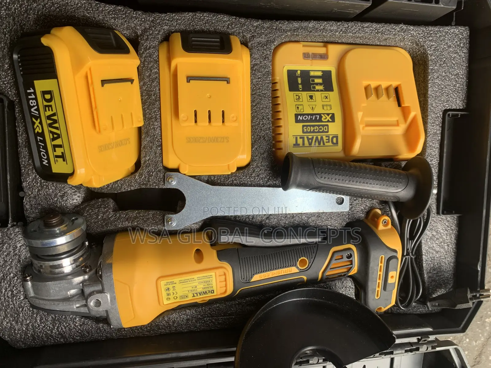 118 Volts DEWALT Angle Grinder