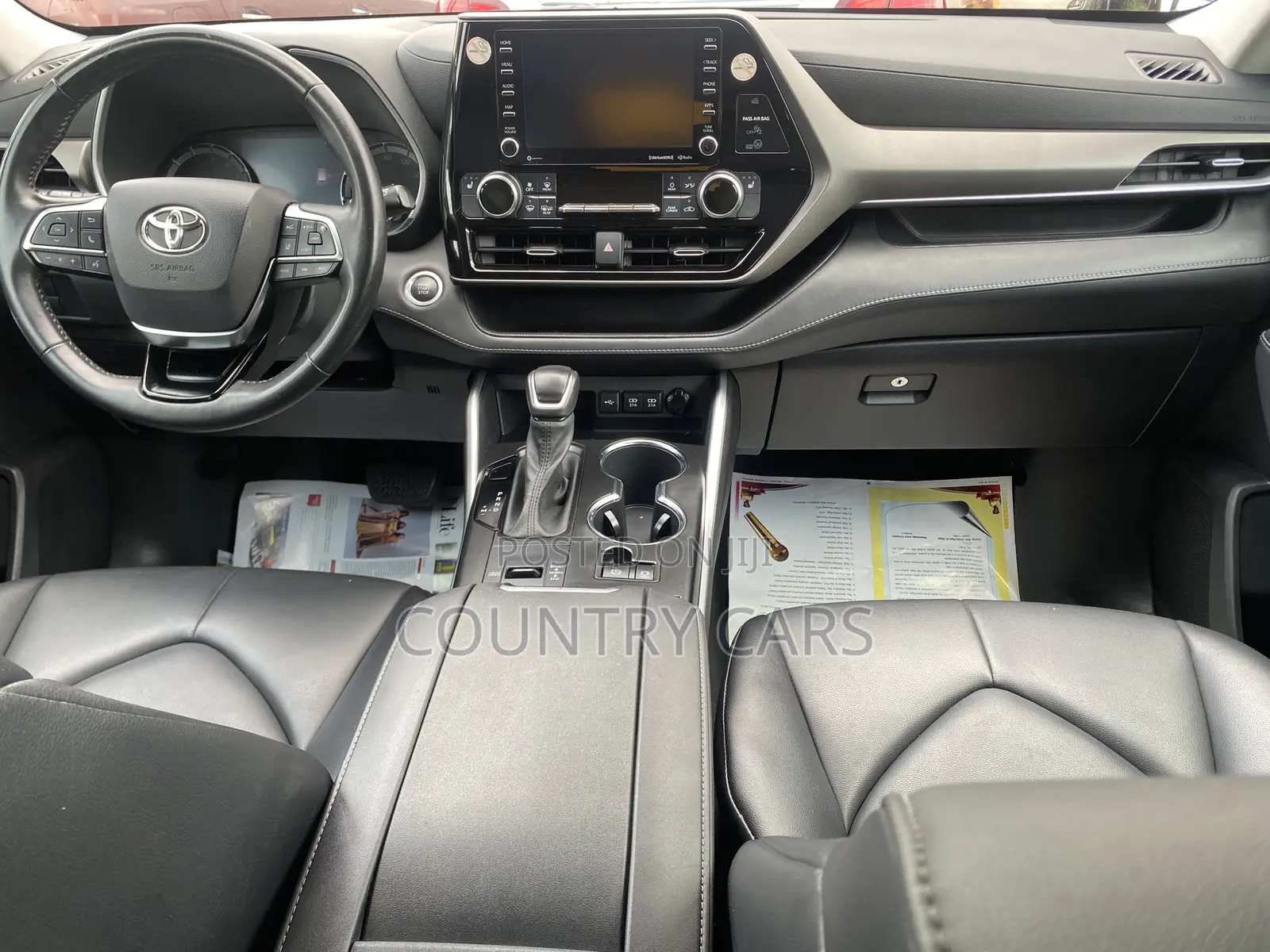 Toyota Highlander XLE 2021 Silver