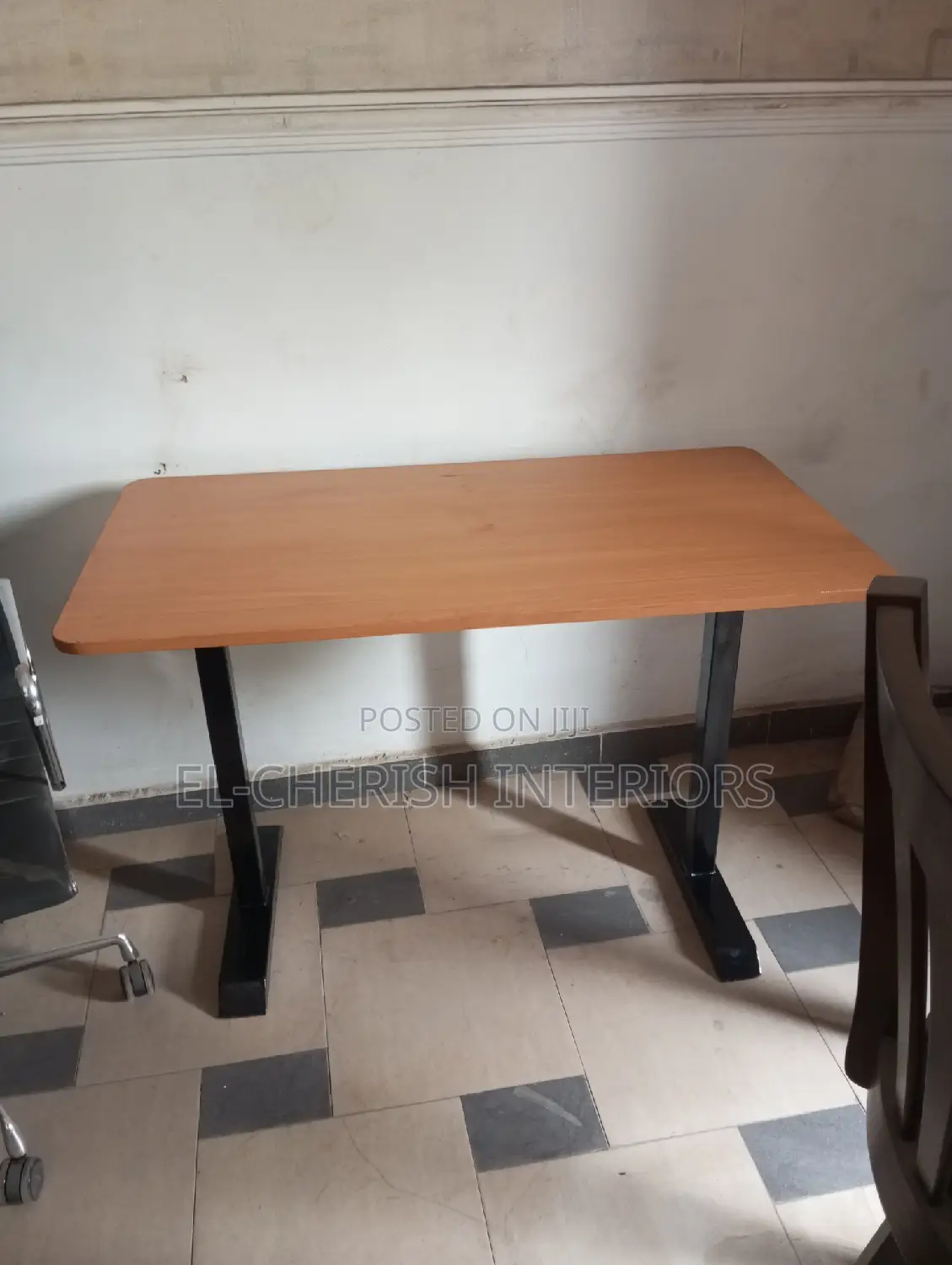 Unique Reading Table