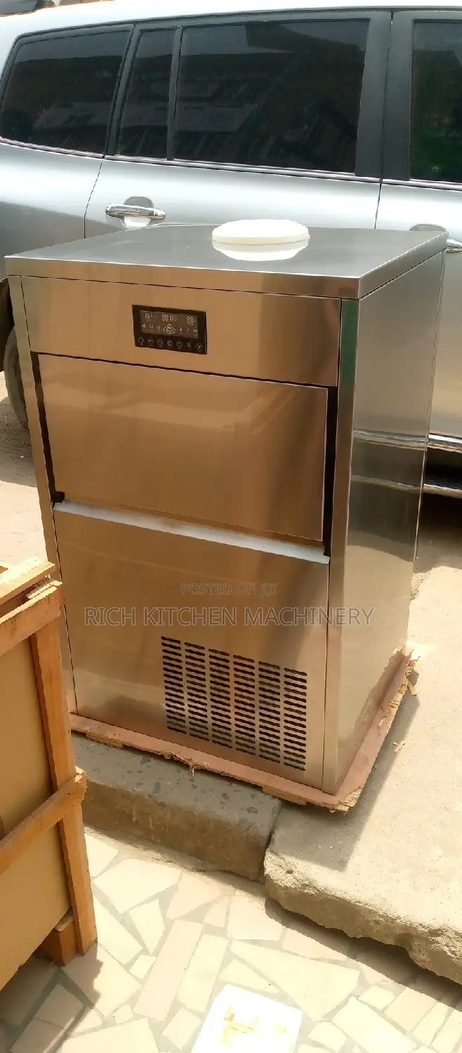 Industrial Ice Cube Machine With Water Dispenser (46 Cubes)