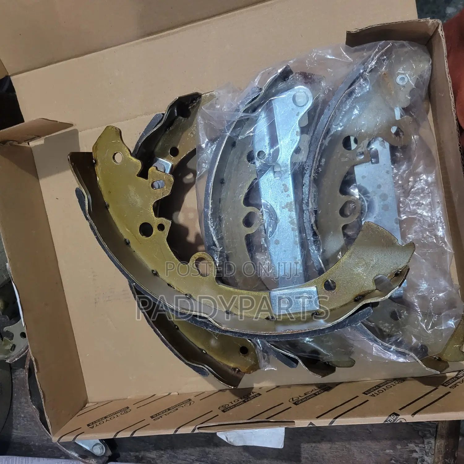 TOYOTA Hilux Brake Shoe/ Linning