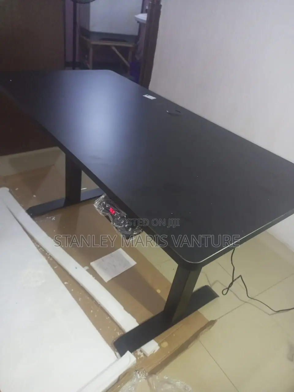 Luxurious Electric Height Adjustable Table