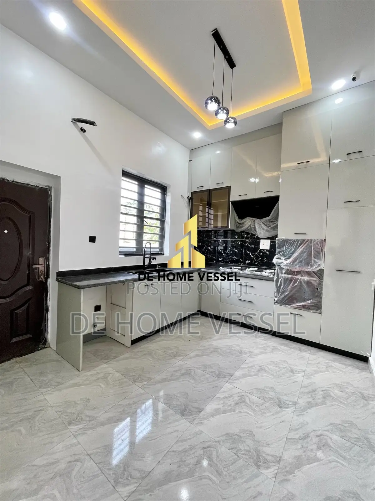 4bdrm Duplex in Osapa london for sale
