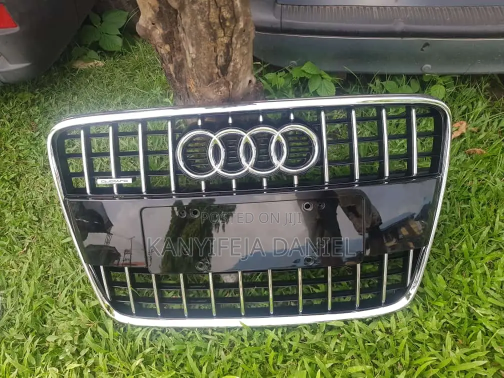 Front Grill Audi Q7 2013