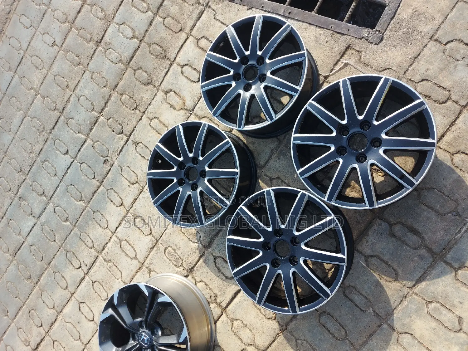 16rim Camry.