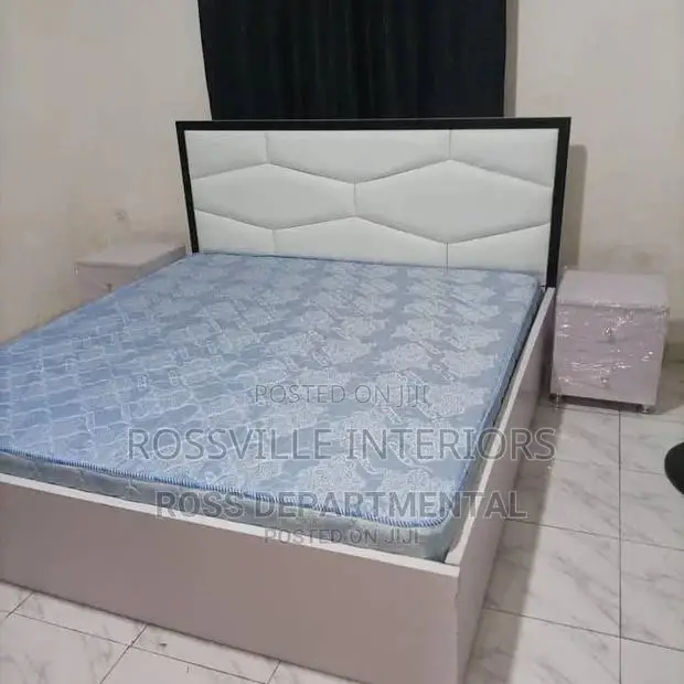 Elegant 4ftby6ft Bedframe With 2 Side Table