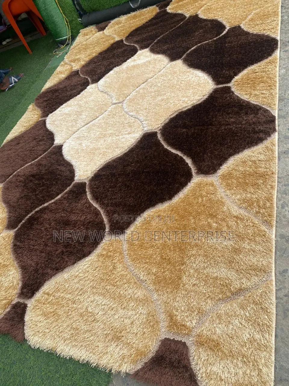 Modern Turkish Shaggy Centre Rug