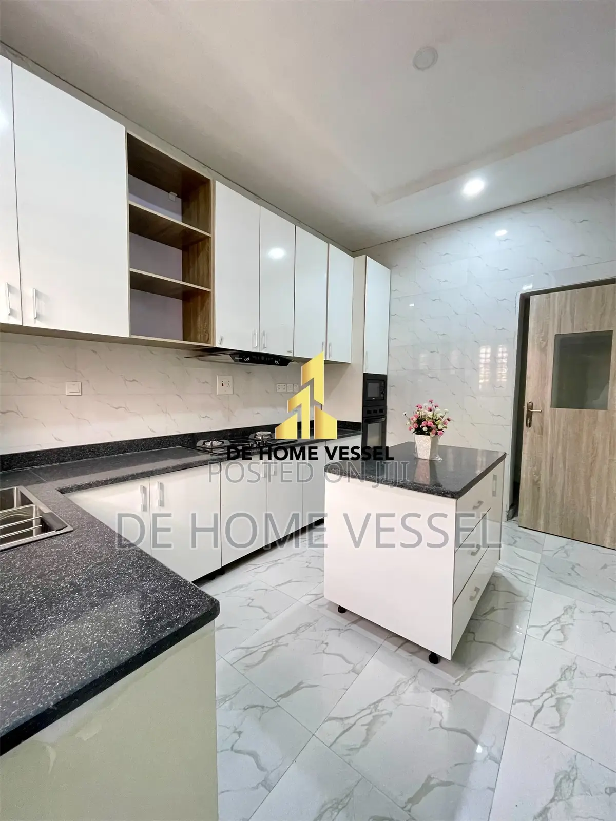 4bdrm Townhouse/Terrace in Ikate for sale