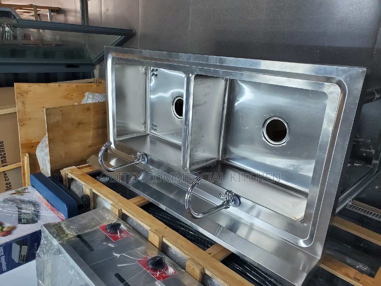 Commercial Kitchen Sink Double With Tap Is Available for Sal
