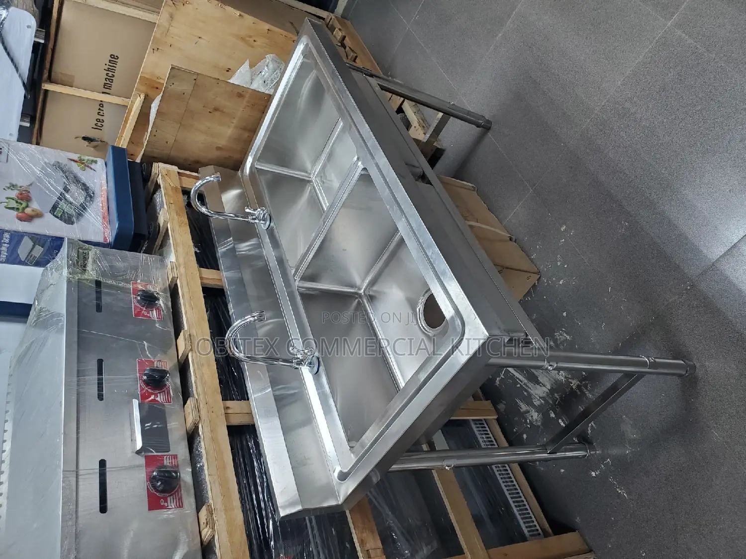 Commercial Kitchen Sink Double With Tap Is Available for Sal