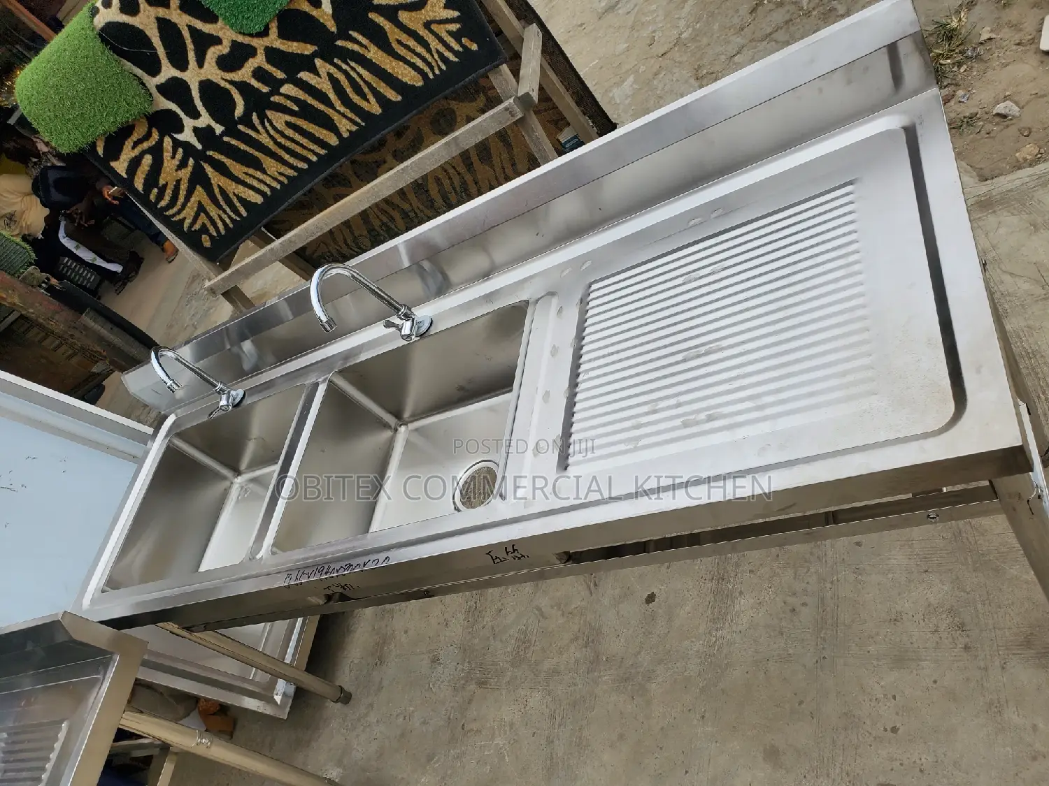 Commercial Kitchen Sink Double With Side and Double Tap