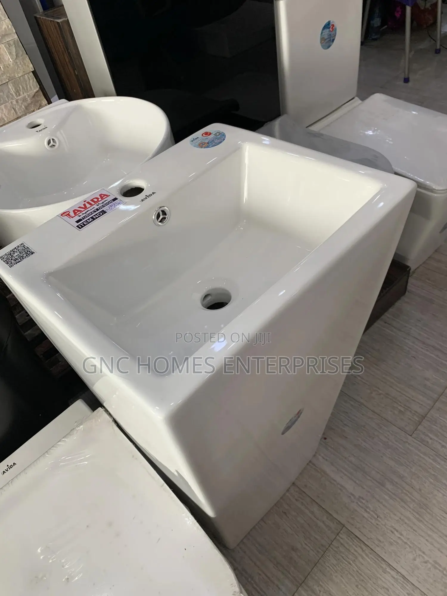 Standing Washing Hands Basin