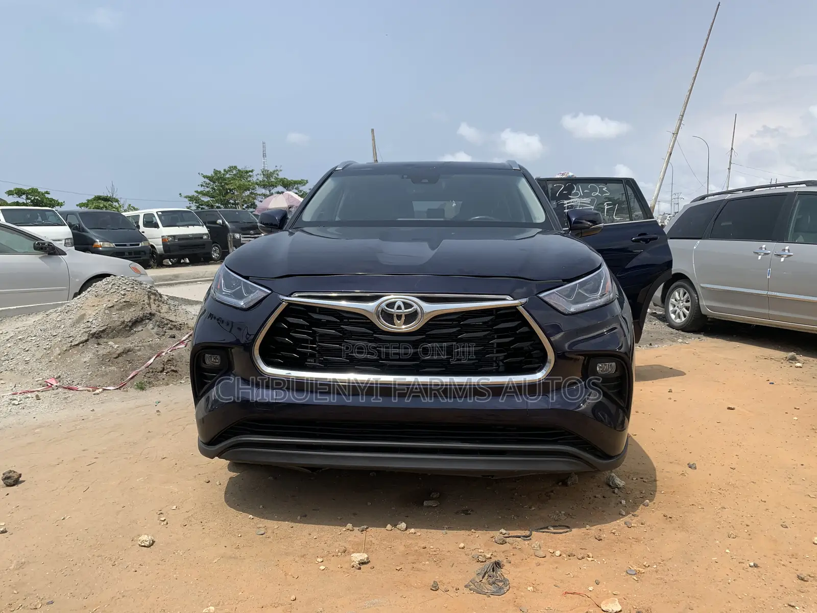 Toyota Highlander XLE 2021 Blue