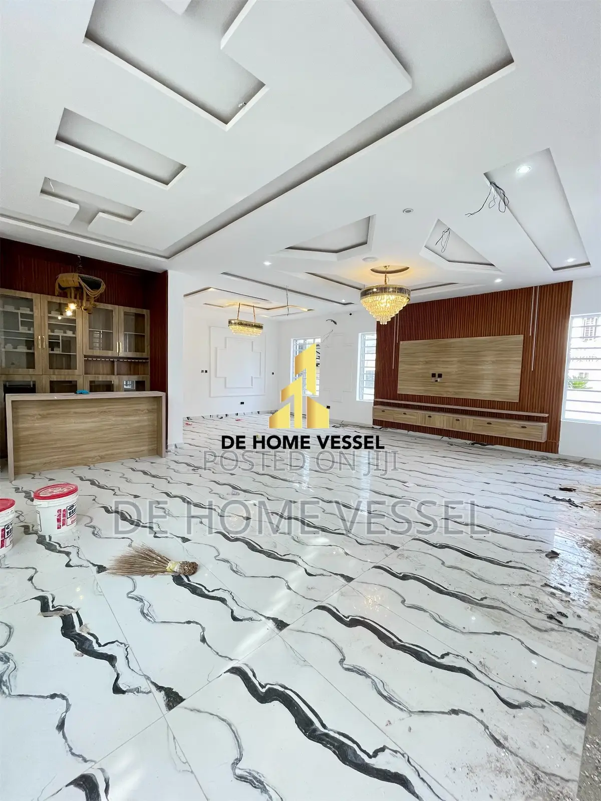 5bdrm Duplex in Ikota for sale