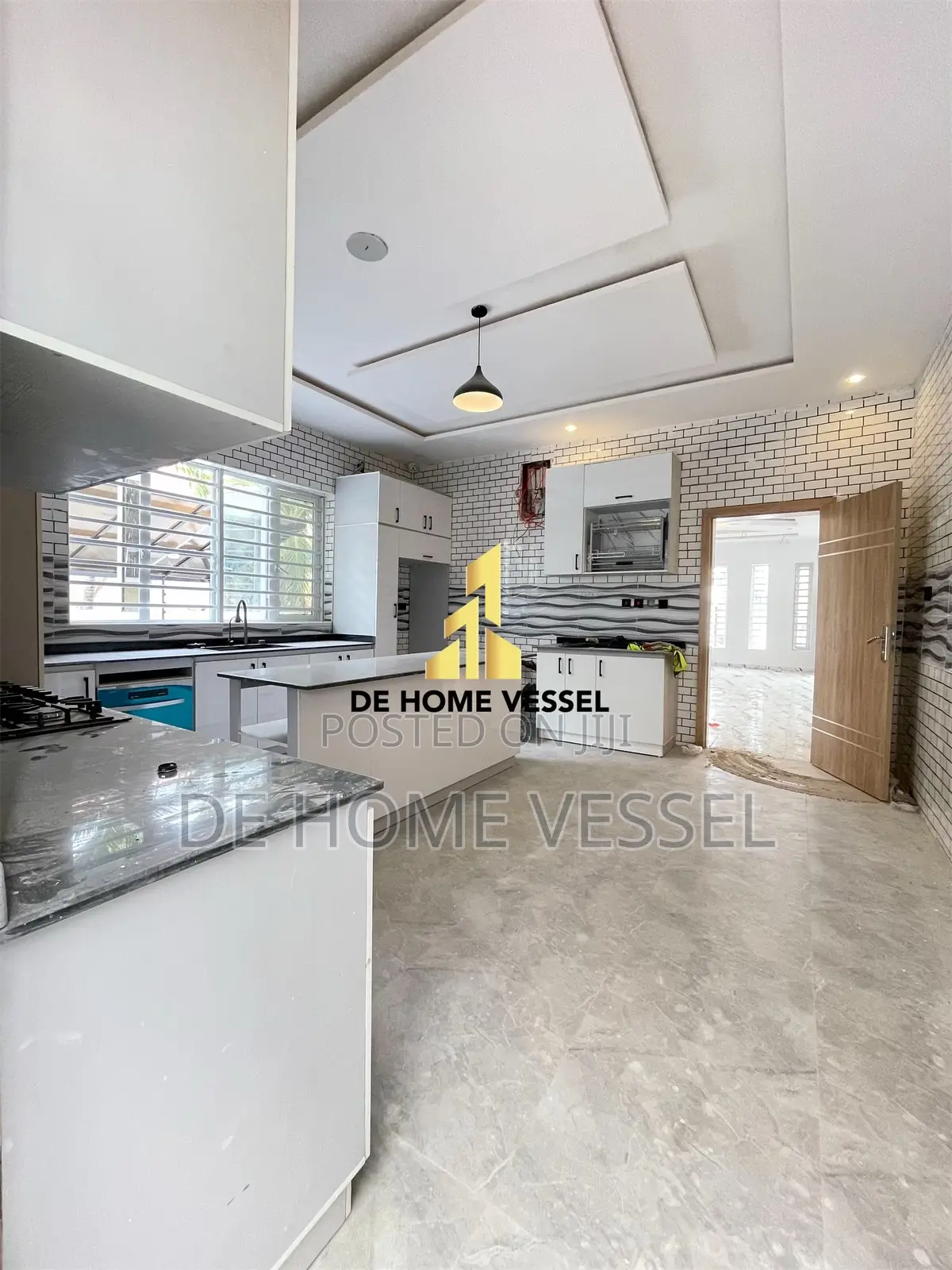 5bdrm Duplex in Ikota for sale
