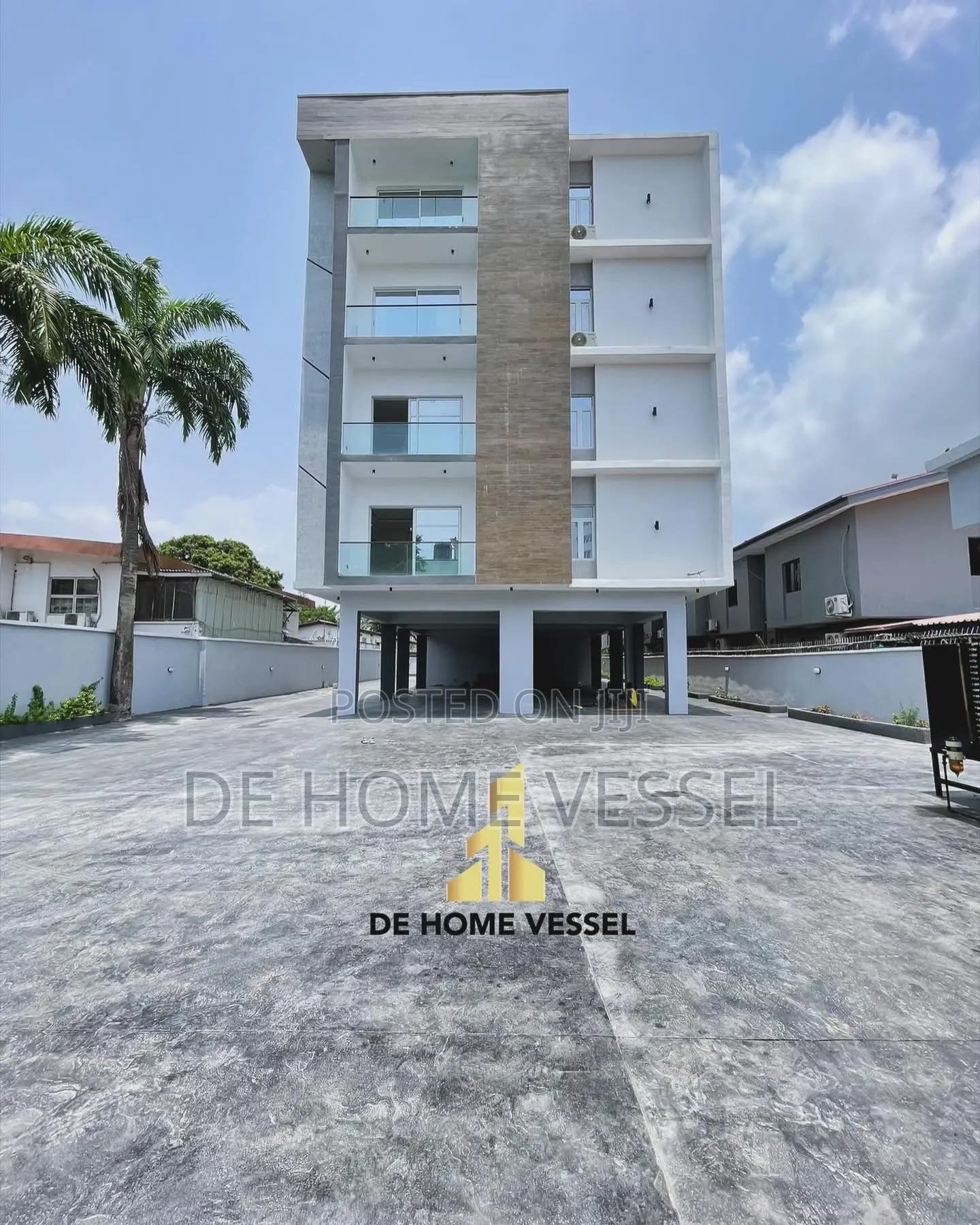 3bdrm Apartment in Victoria Island for sale