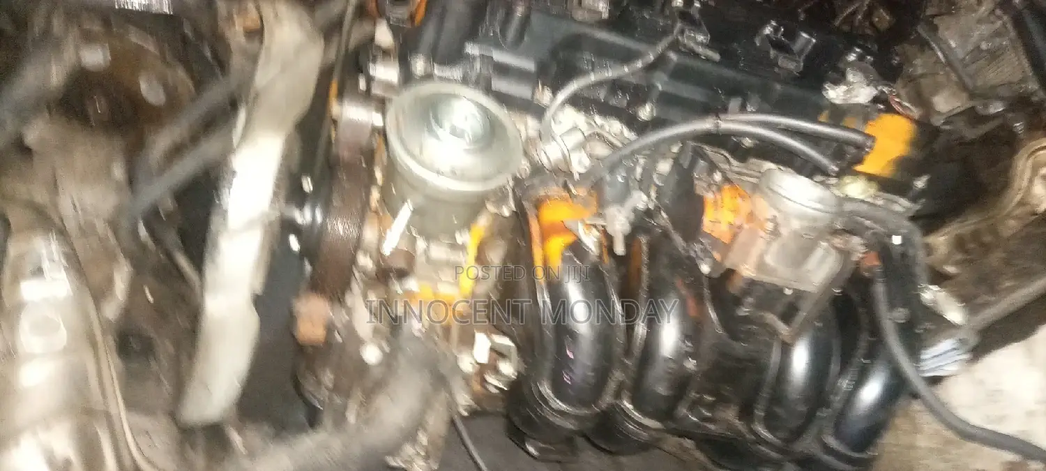 Toyota Hilux Engine. 2tr.