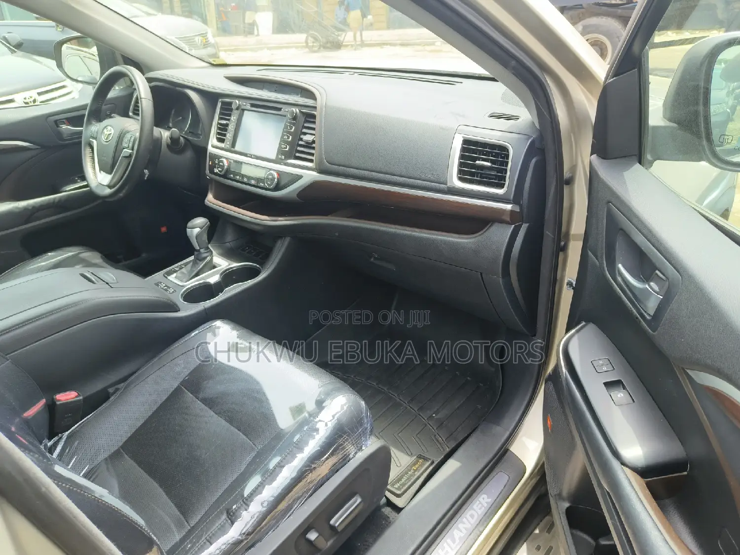 Toyota Highlander 2017 Gold