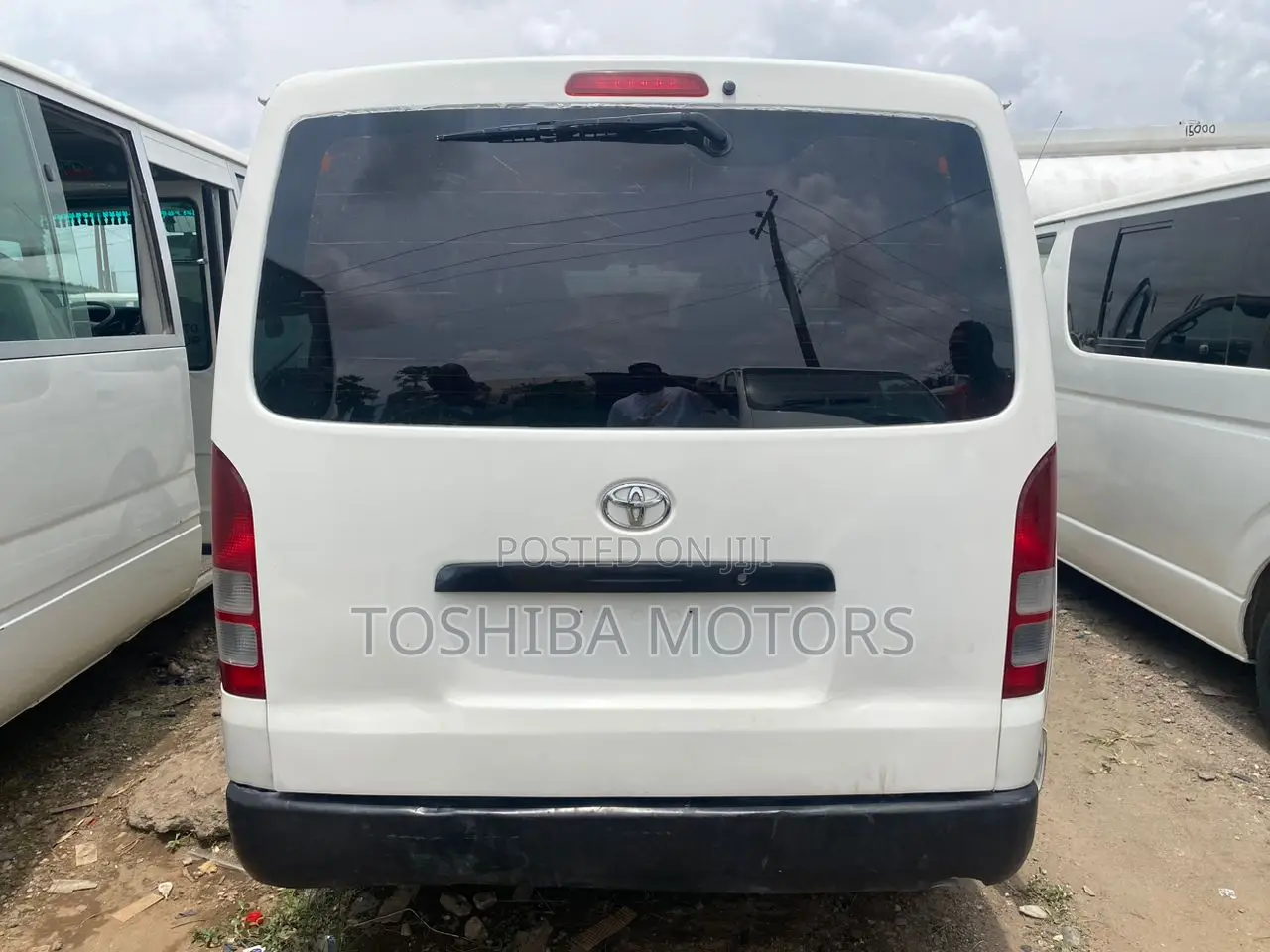 Toyota HiAce 2010 White