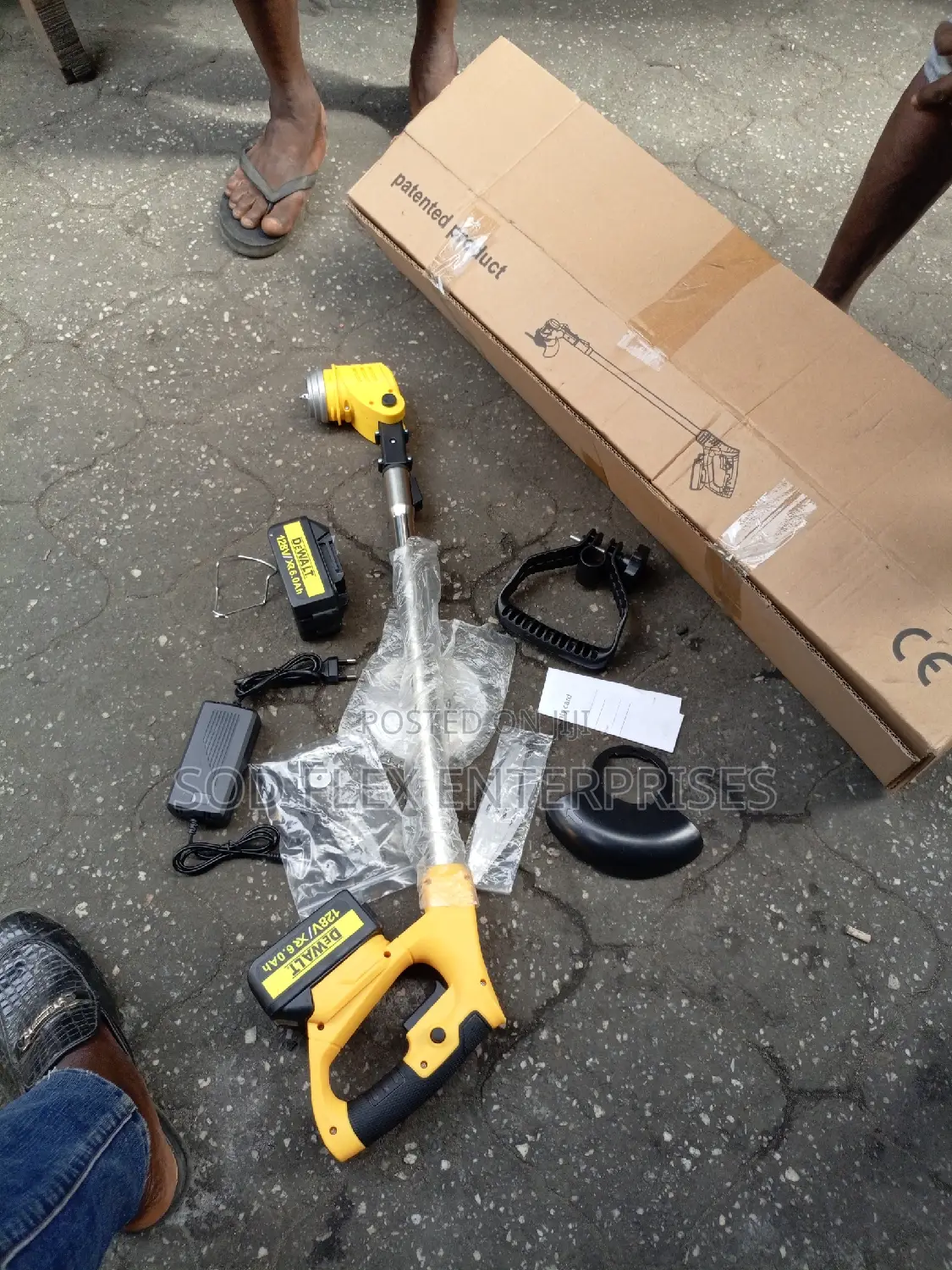 128 Volts Dewalt Grass Cutter