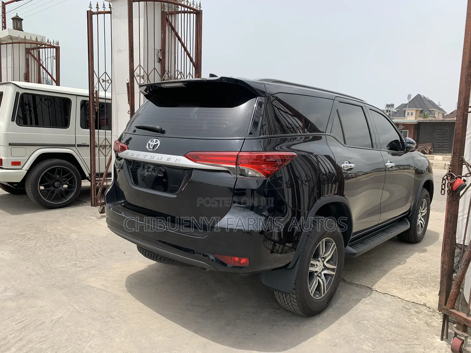 New Toyota Fortuner 4.0 AWD 2023 Black
