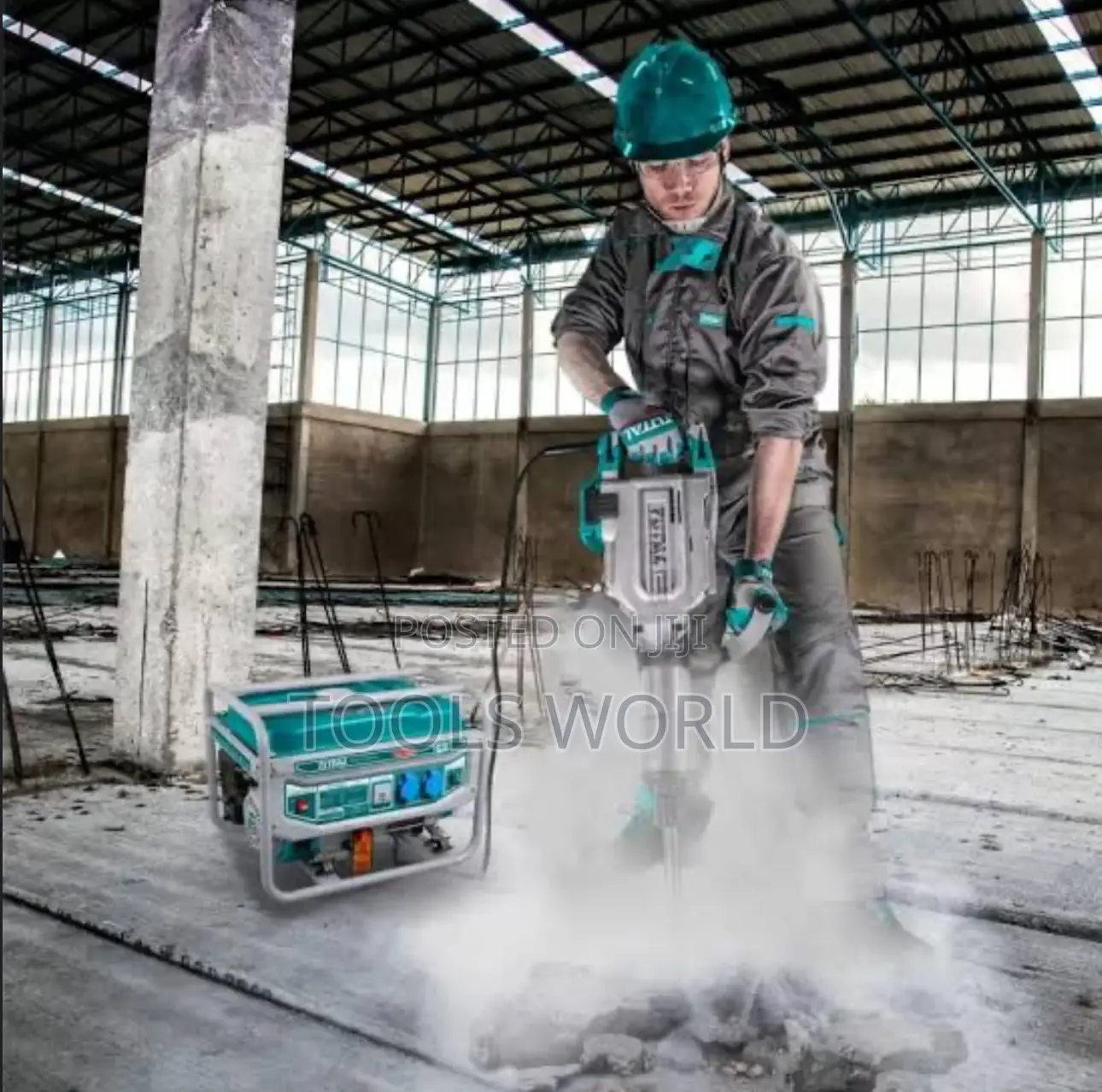 Total 1700W Demolition Breaker (Th215456)
