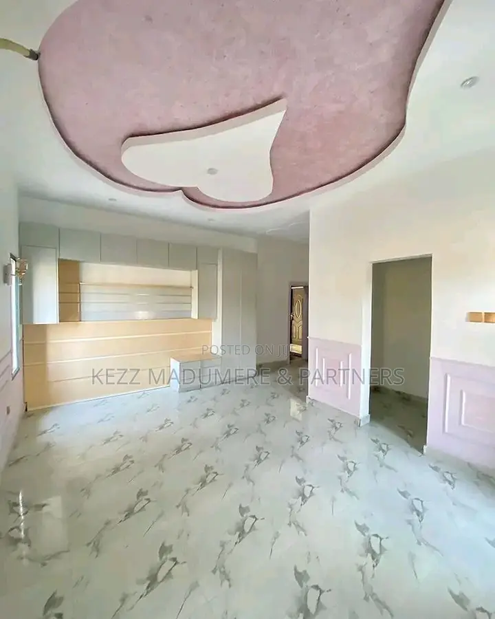 6bdrm Duplex in Woji , Port Harcourt for sale