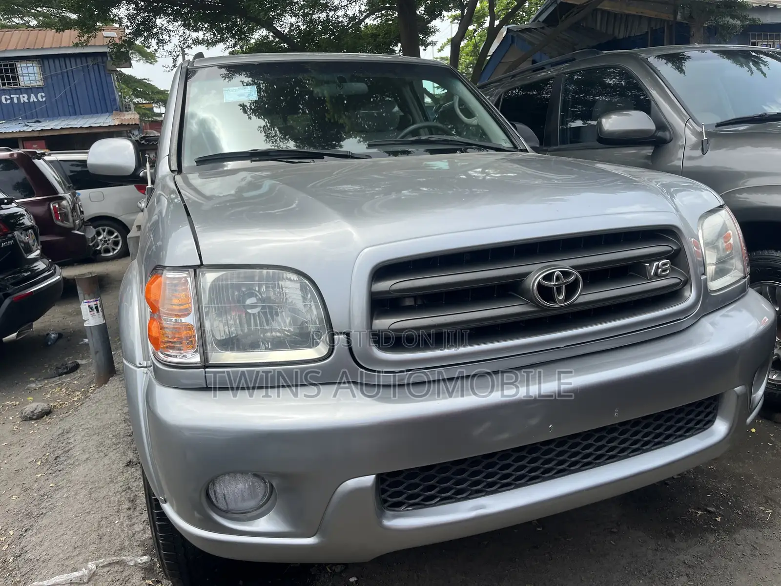 Toyota Sequoia 2004 Silver