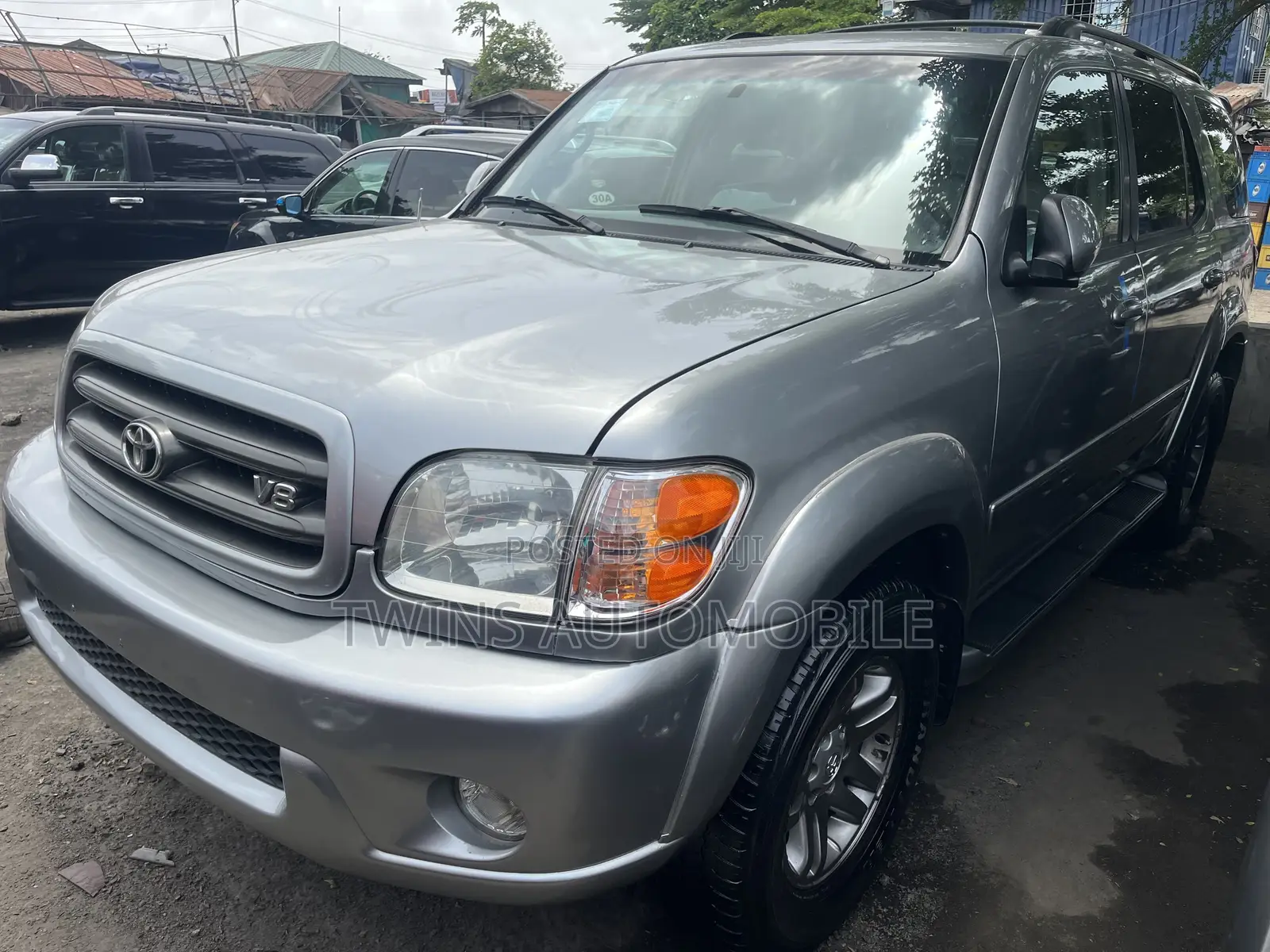 Toyota Sequoia 2004 Silver