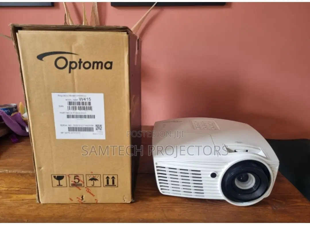 Brand New Projector in Ikeja, Lekki Delta. Etc