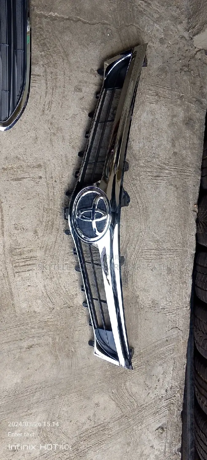 Front Grill Toyota Avalon 2015