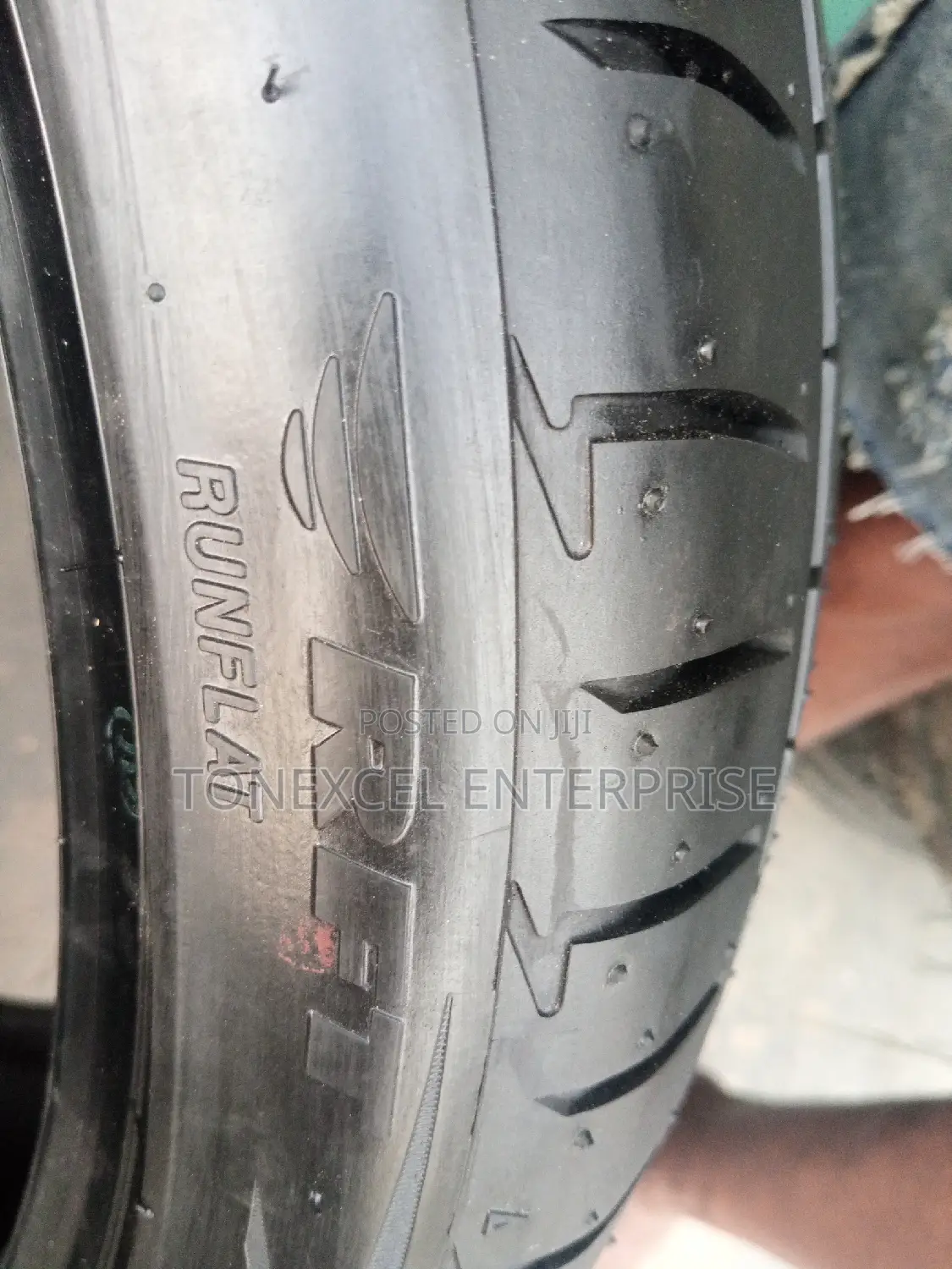 Latest Bridgestone Tyre 245/40/21 Run-Flat