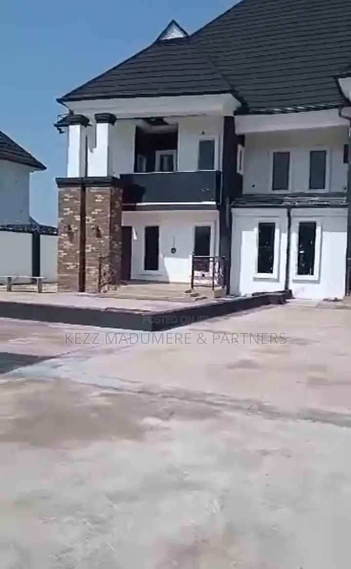 4bdrm Duplex in Near Amakaohia, Owerri for sale