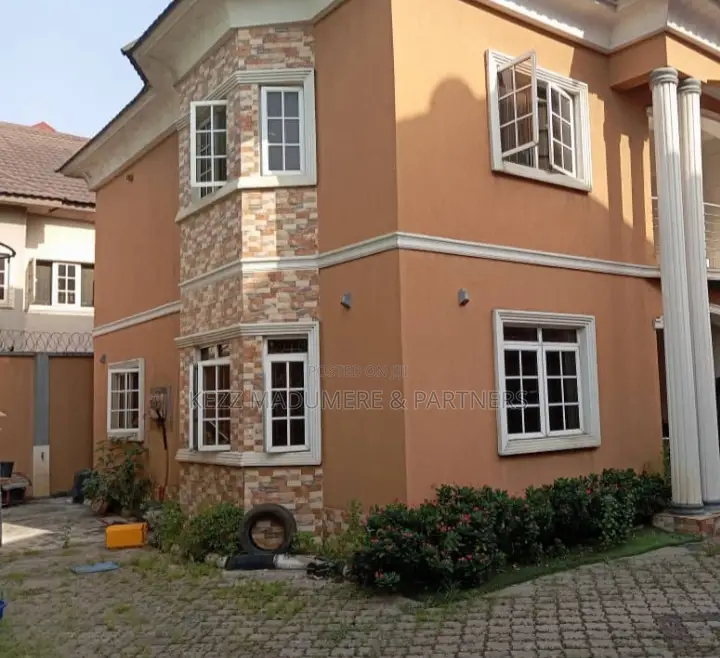 5bdrm Duplex in Institution Layout, Owerri for sale